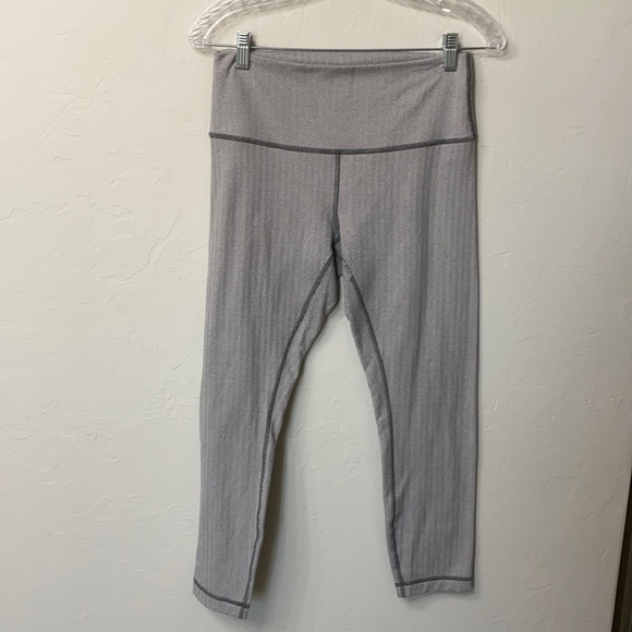 Lululemon grey pattern crop pants size 8 - Picture 1 of 12